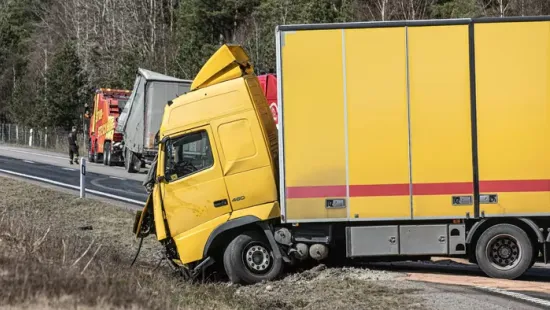 Tragédia az autópályán: saját teherautója gázolta halálra a szerencsétlen sofőrt