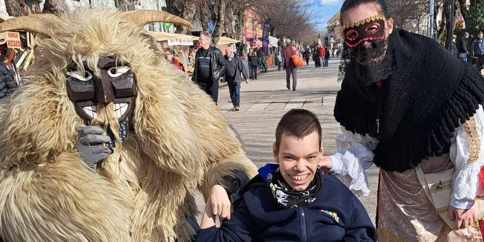 Megható küzdelem: családi autóra gyűjt a lebénult Ricsi