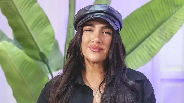 Az ukrán nagykövetség előtt tüntetnek: Tóth Gabi is ott van!