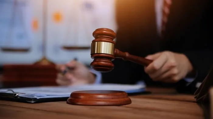 Ápolónőnek adta ki magát: 137 milliót csalt ki egy idős nőtől