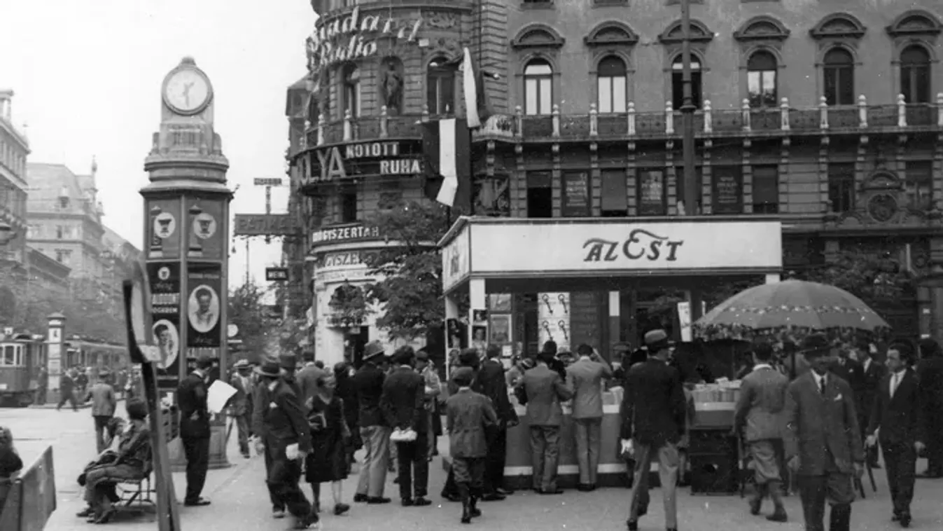 Galéria: ilyenek voltak a találkozók a köztéri órák alatt