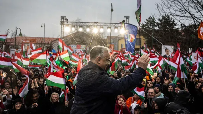  Ennyi ázó kapucnit még nem láttunk politikai gyűlésen