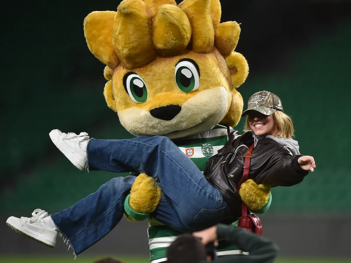 Sydney Sweeneyt fölkapta a Sporting kabalaoroszlánja, Jubas