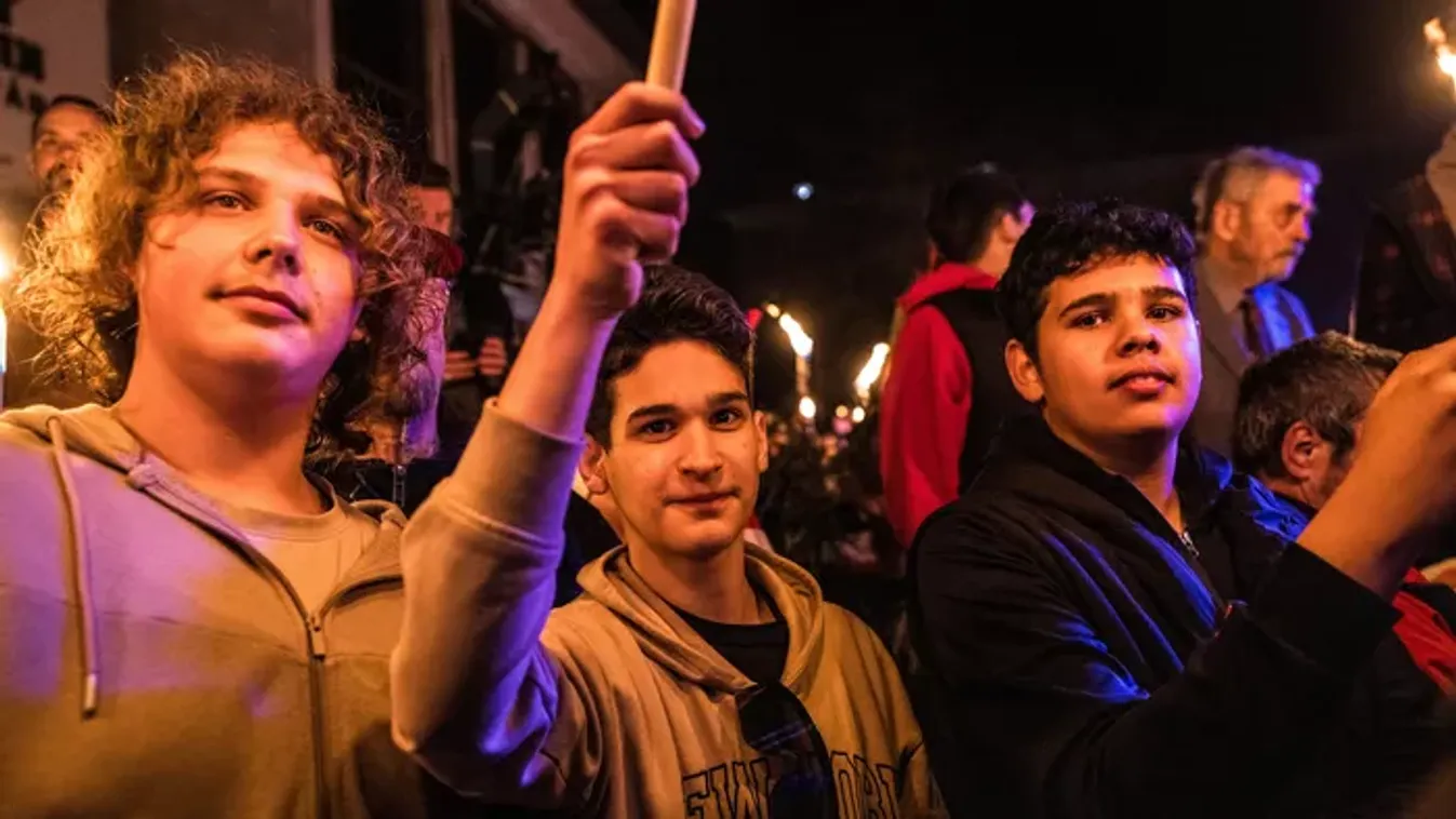 A fiataloknak is üzent Orbán Viktor