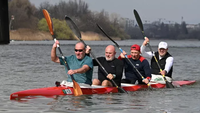 Újra hajóba ültek a magyar olimpiai bajnokok