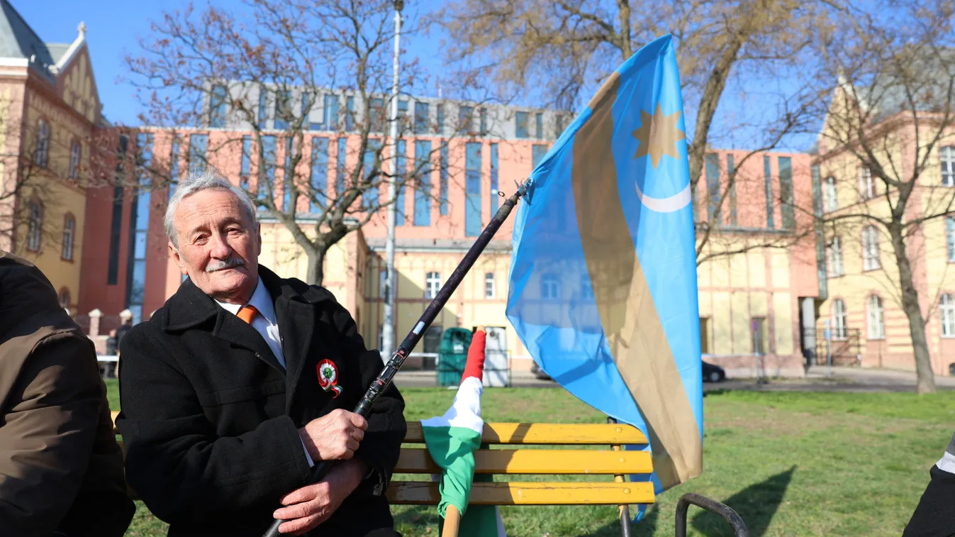 Egy csepp vagyok a Balatonban!