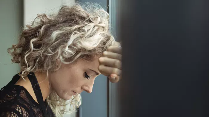 Hatalmas összeg érkezett a számlájára - már bánja, amit tett