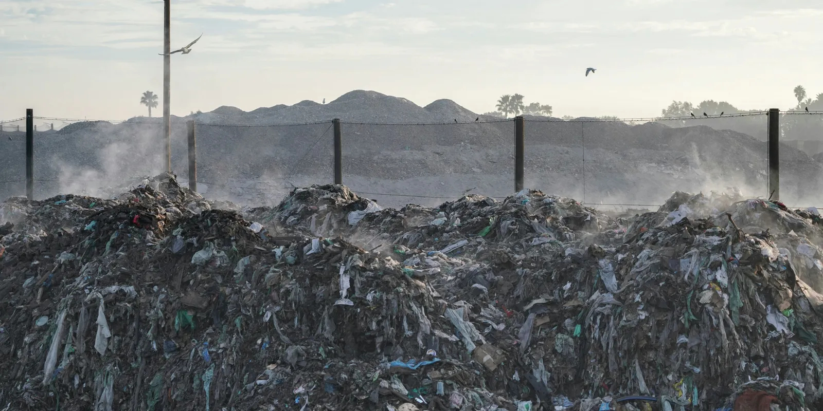 Apokalipszis: szemétlavina temette maga alá az embereket