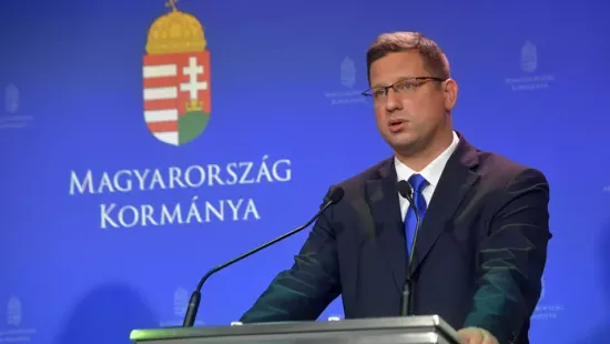 Gulyás Gergely: A 444-es ma is házhoz ment a pofonért!
