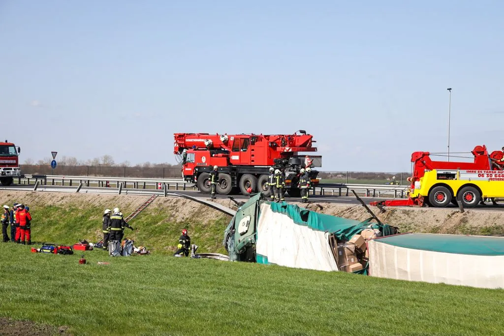 kamionbaleset, Törökszentmiklós, kamionsofőr