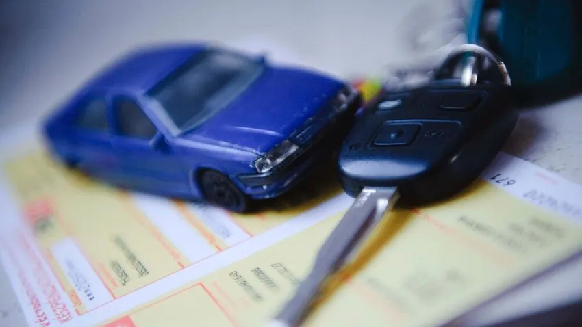 Megfizethetetlenné tenné az autózást a Tisza-adó