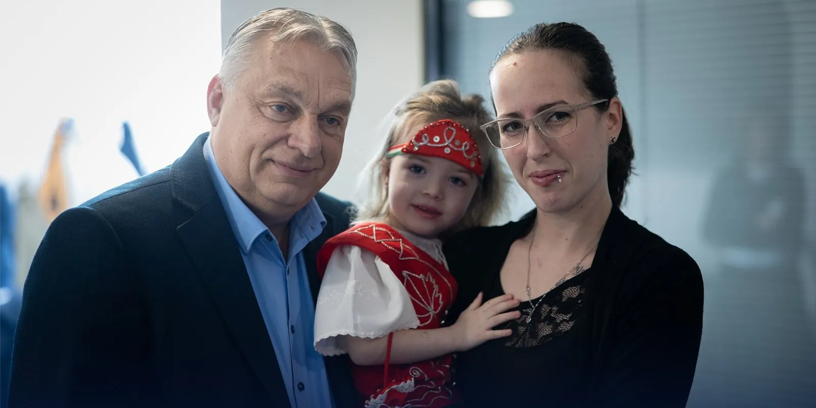 Macival integetett a kaposvári kislány Orbán Viktornak