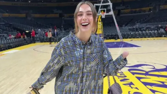 Ujjak nélkül született, így éli az életét a fiatal nő