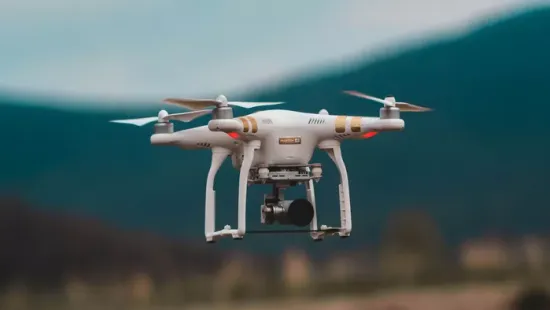 Drón vitte a drogot a börtönbe