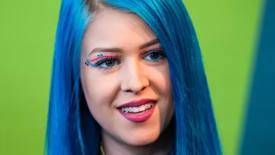 "A kék szépség" - Regán Lili nádszál vékony testével őrjíti meg a férfiakat