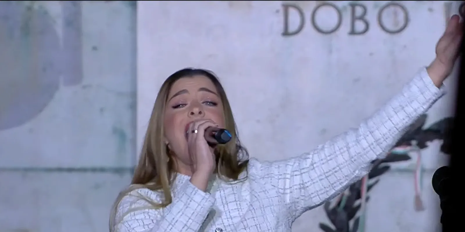 Dér Heni indította Orbán Viktor egri országjárását! Óriási tömeg fogadta!