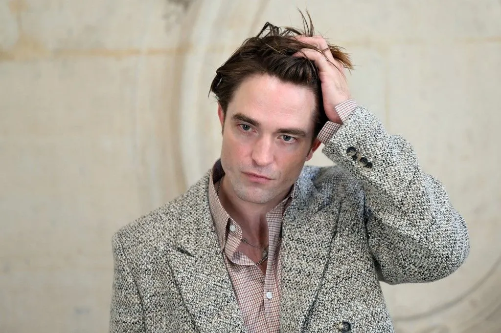 Robert Pattinson oltár elé vihette kedvesét