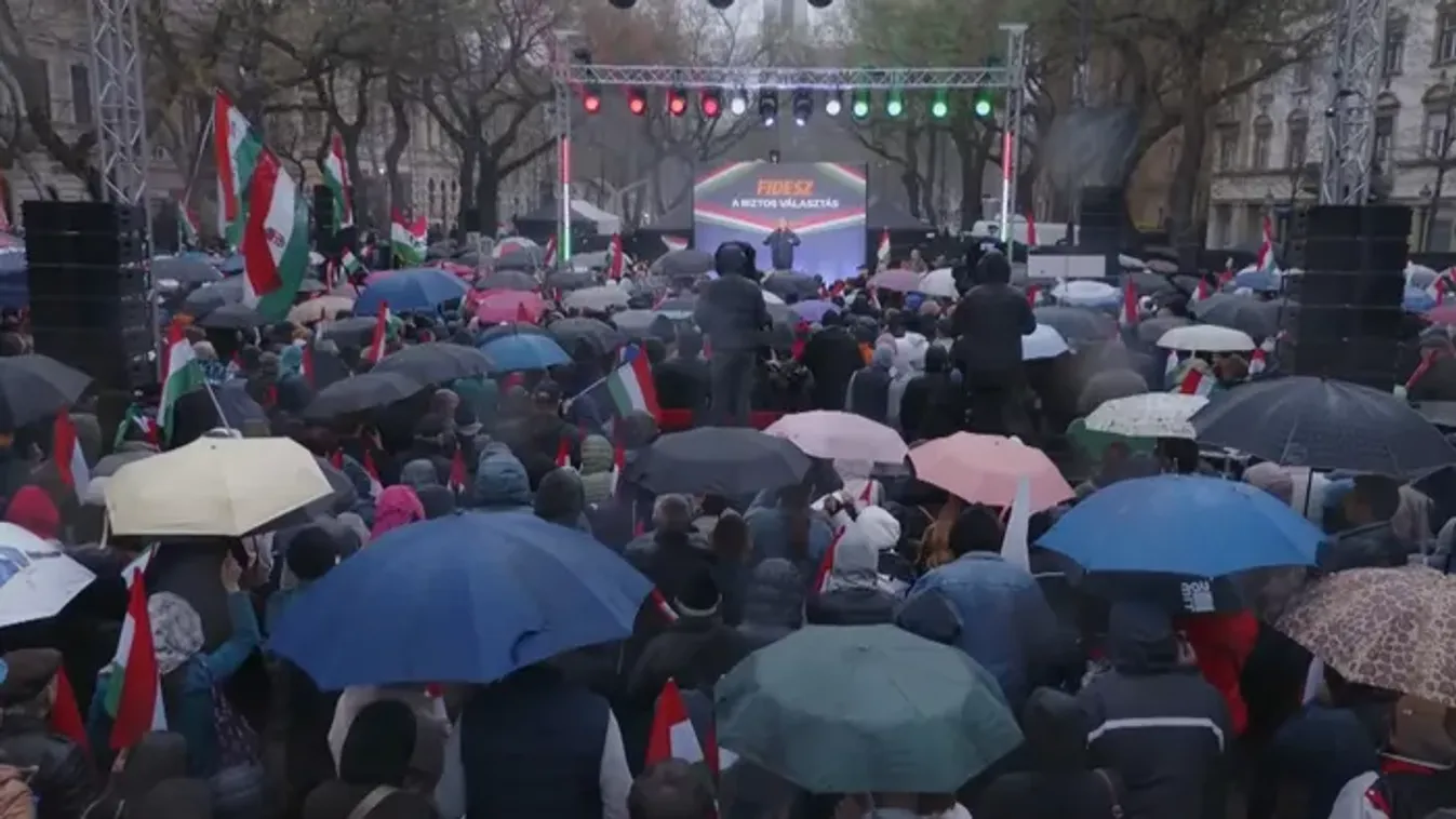 Orbán Viktor: Eső ide, eső oda, a csabaiak maradtak végig!