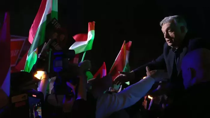 Orbán Viktor Esztergomból: „Körbevesznek jó barátok”