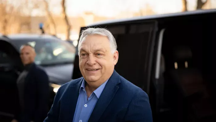 Orbán Viktor megérkezett a debreceni Háborúellenes Gyűlésre