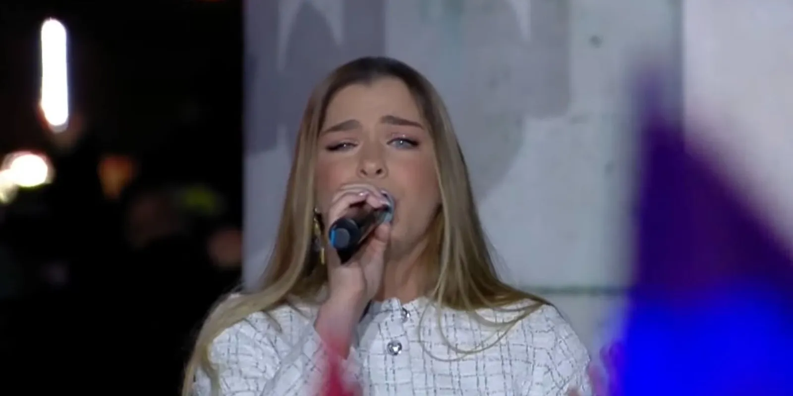 Dér Heni dalban állt ki a béke mellett