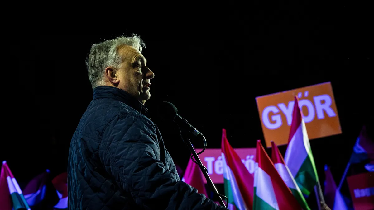 Orbán Viktor betekintést adott az országjárás színfalai mögé.