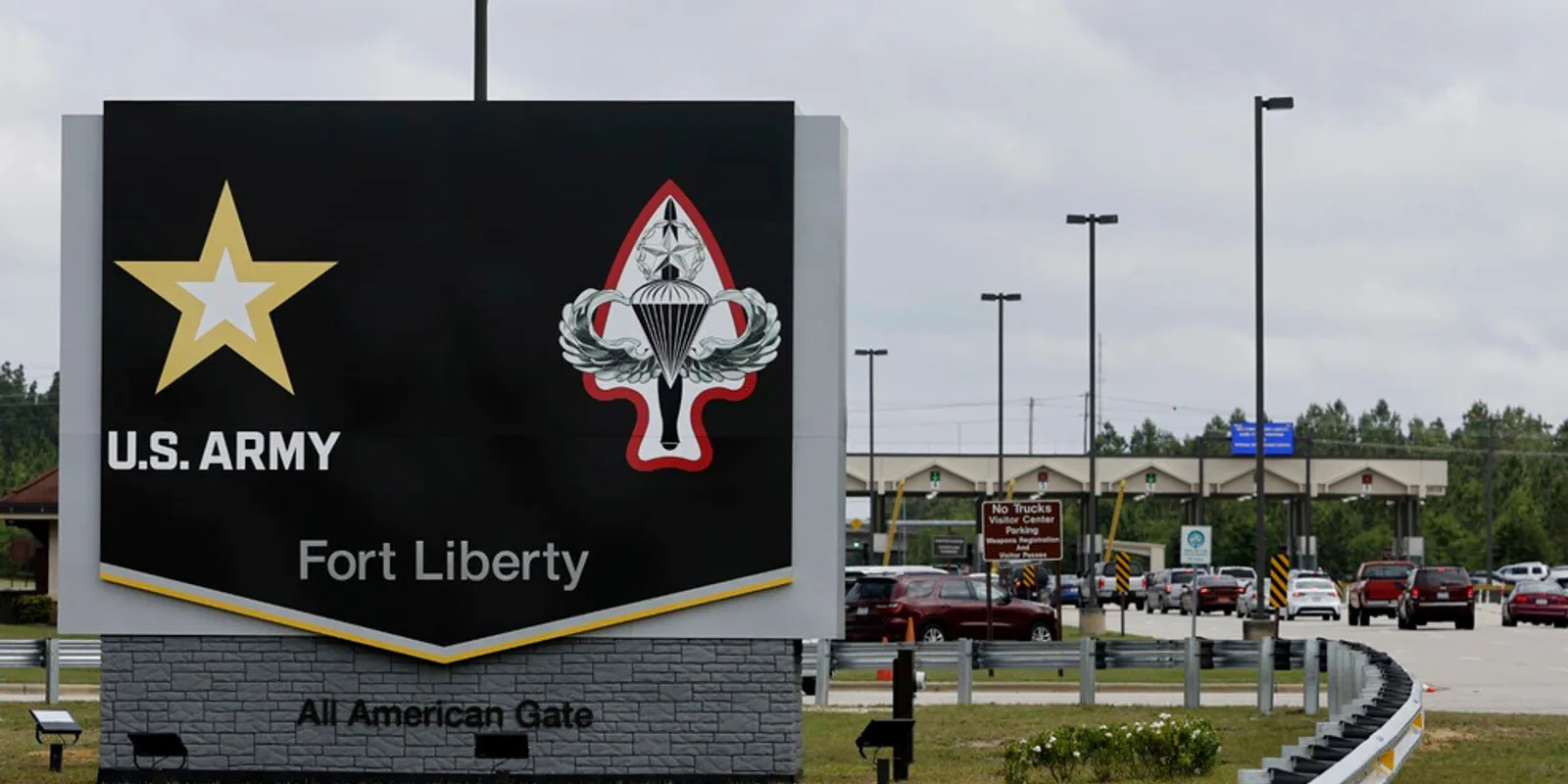 Fenyegetés: bázisokra költözött több amerikai miniszter