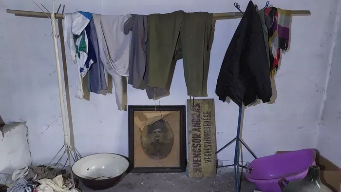 Rengeteg kincset rejt az elhagyatott, vidéki ház - Galéria