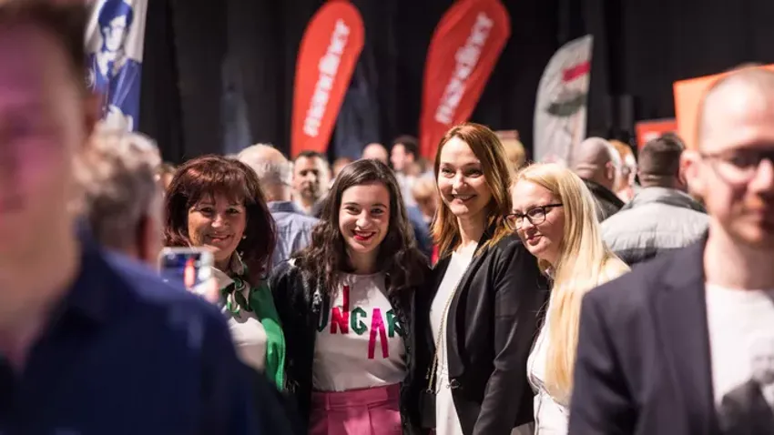 Orbán Viktor: A valaha volt legnagyobb Háborúellenes Gyűlés!