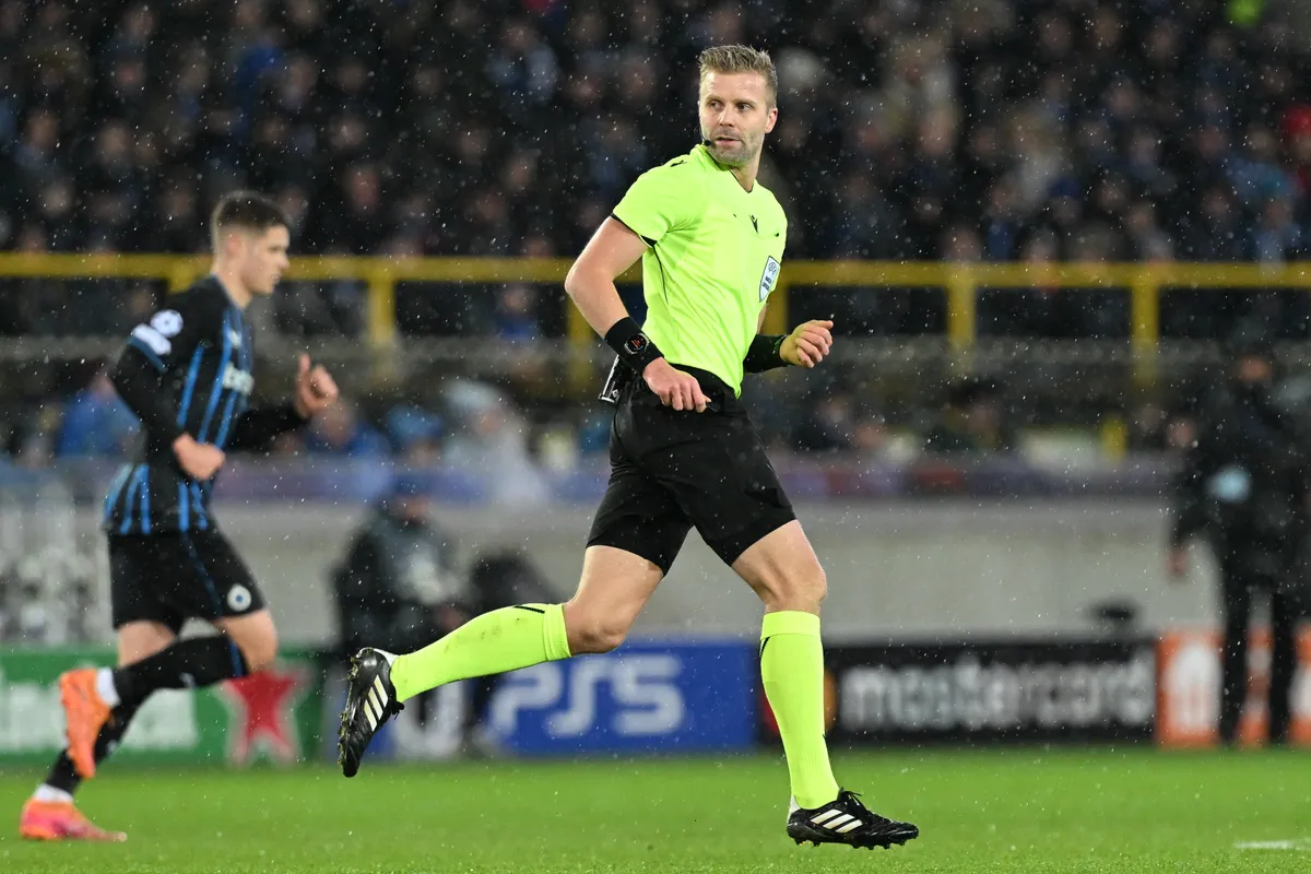 Glenn Nyberg vezeti a Braga-FTC meccset 