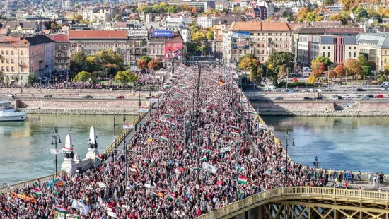 Ötpontos Fidesz-előnyt mért a legfrissebb felmérés egy hónappal a választás előtt