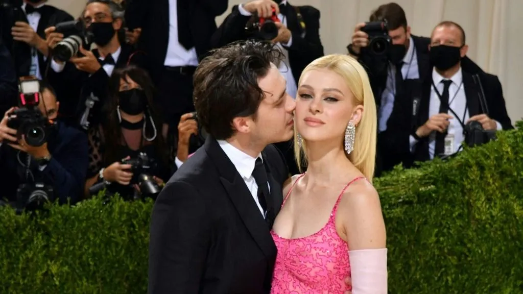 Tovább duzzad a Beckham család botránya