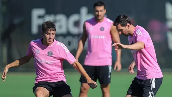 Zseniális fotó terjed Messiről és magyar csapattársáról