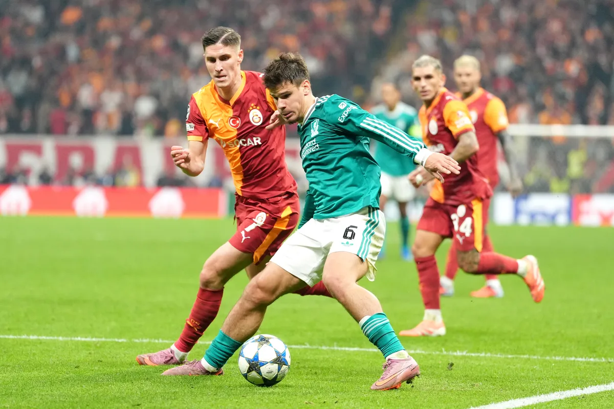 Liverpool-Galatasaray: Sallai Roland és Kerkez Milos