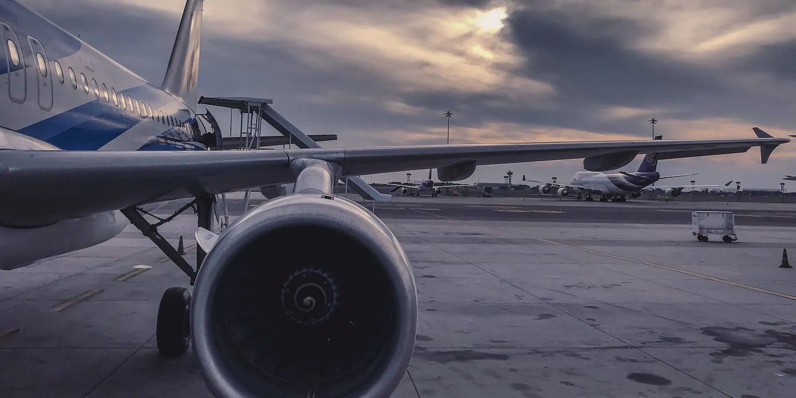 Lángba borult egy repülőgép