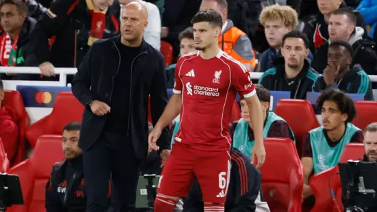 Meccs előtt egy órával hozott súlyos döntést Kerkezről Arne Slot