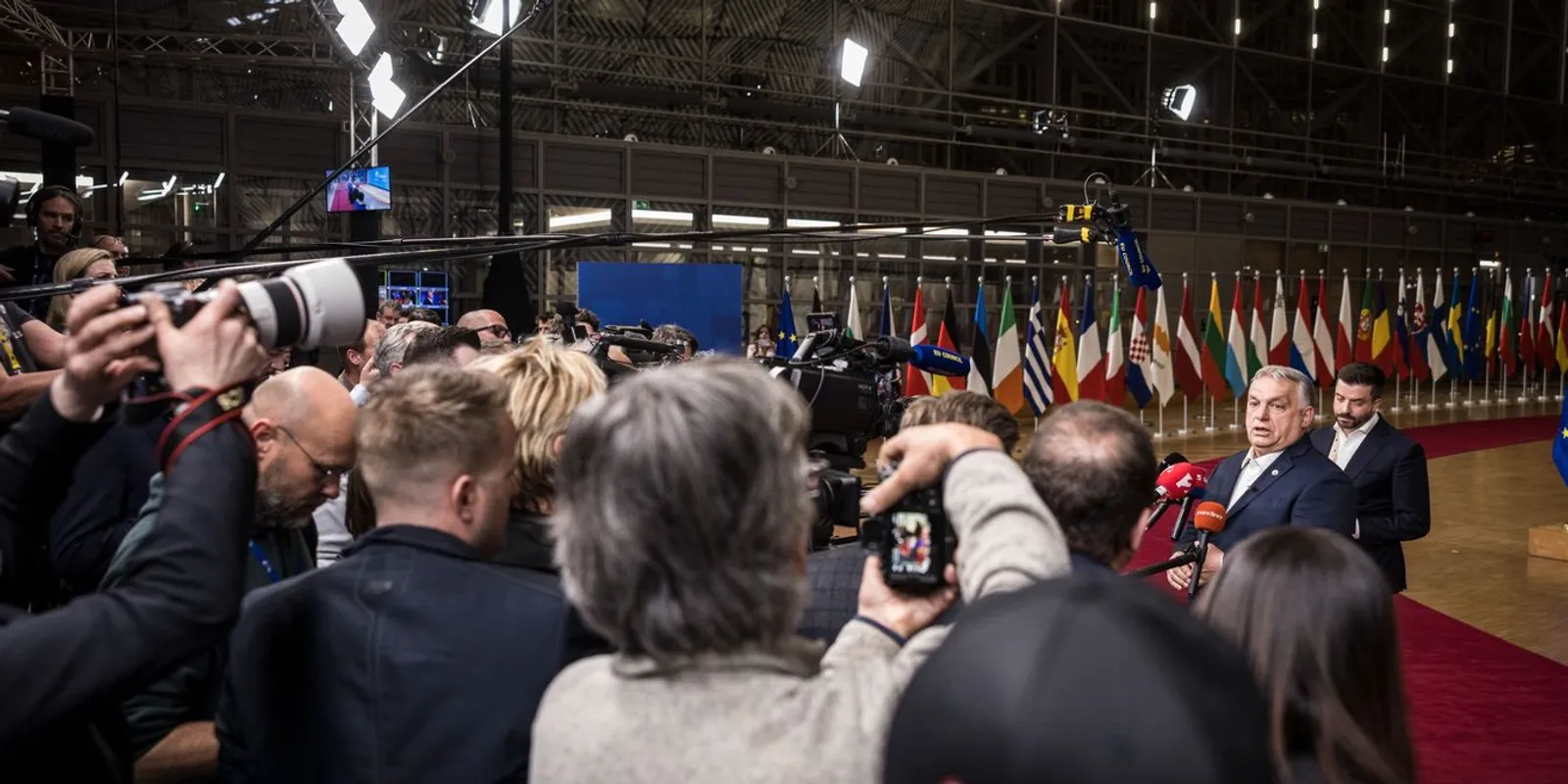 Ukrajna további 5,5 milliárd eurót kér, de nem ad olajat