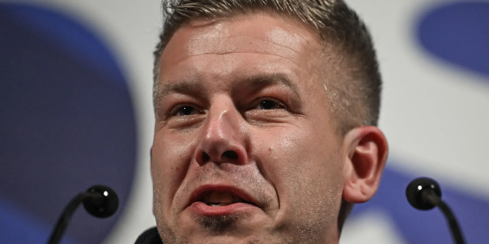 Ábrahám Róbert: Magyar Péter szipogva magyarázkodik