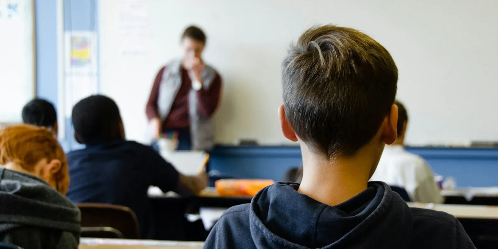 Botrány: Szexpartikat szervezett egy tanár