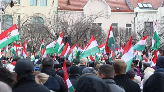 Hidegrázós felvétel került ki a netre: szabályosan szétszedte a veszprémi tömeg Orbán Viktort