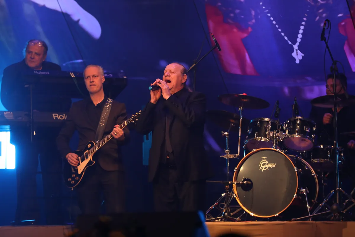 Zámbó Árpy zenekarával fellépett az emlékkoncerten.