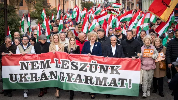 Kövesd velünk élőben a kaposvári békemenetet!