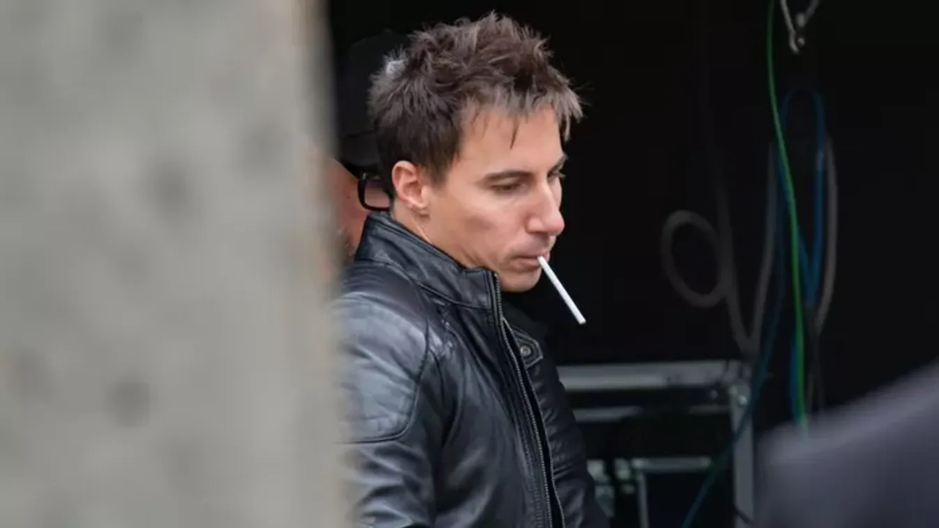 Radnai Márk LSD hatása alatt gyűjt energiát