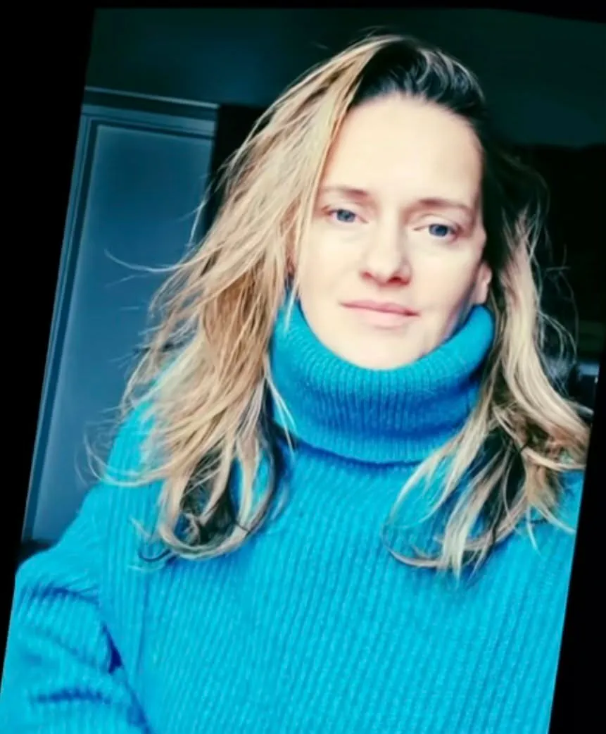 Brigi, az autista Attila és Ricsi édesanyja. Az asszony elkeseredésében az olvasókhoz fordul