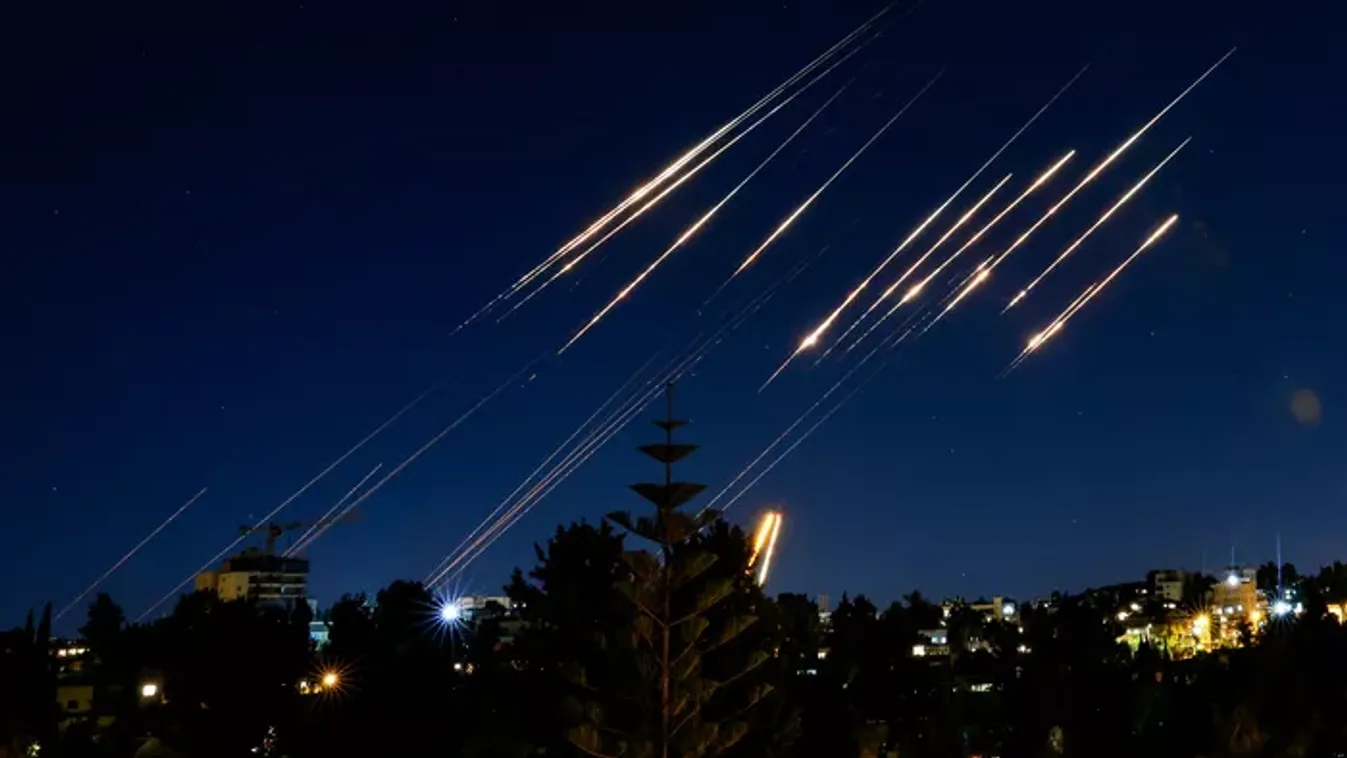 Izrael újabb hullámban támadta Iránt és a Hezbollahot