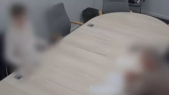 Beszervezett tiszás informatikus: Beszervezés jellegű, későbbi akcióra való felkészítés volt, sztereotipikus maffiózóval