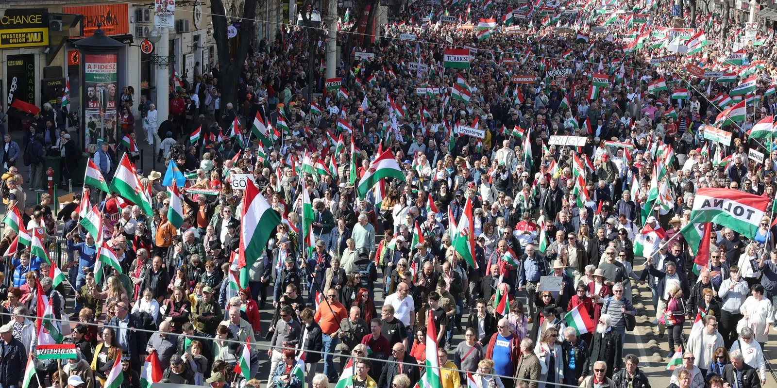 Szalay-Bobrovniczky Kristóf is üzent a Békemenetről