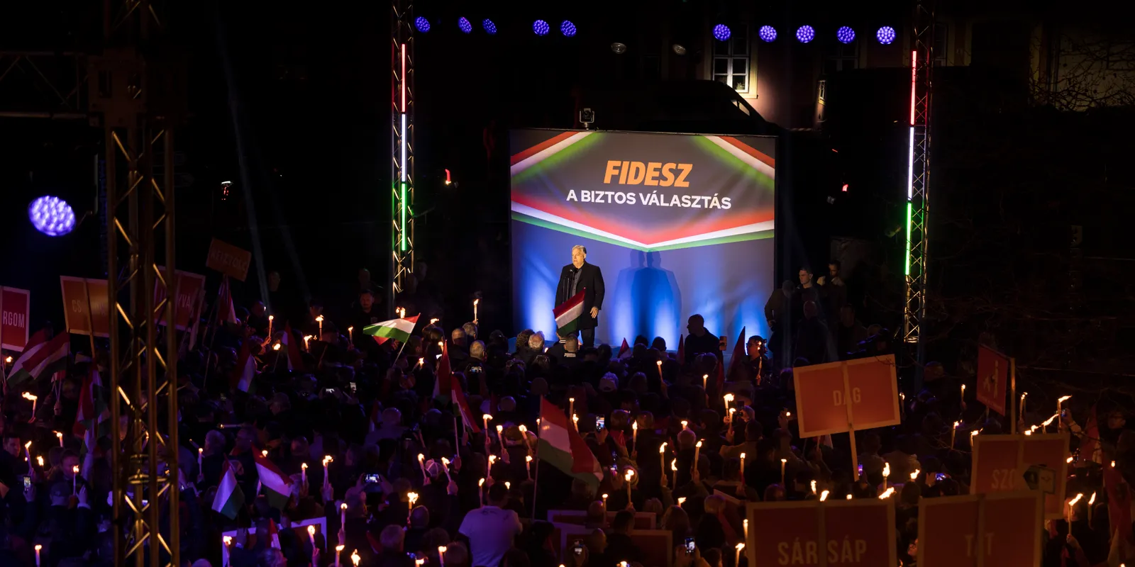 Orbán Viktor: Nem hagyjuk magunkat zsarolni