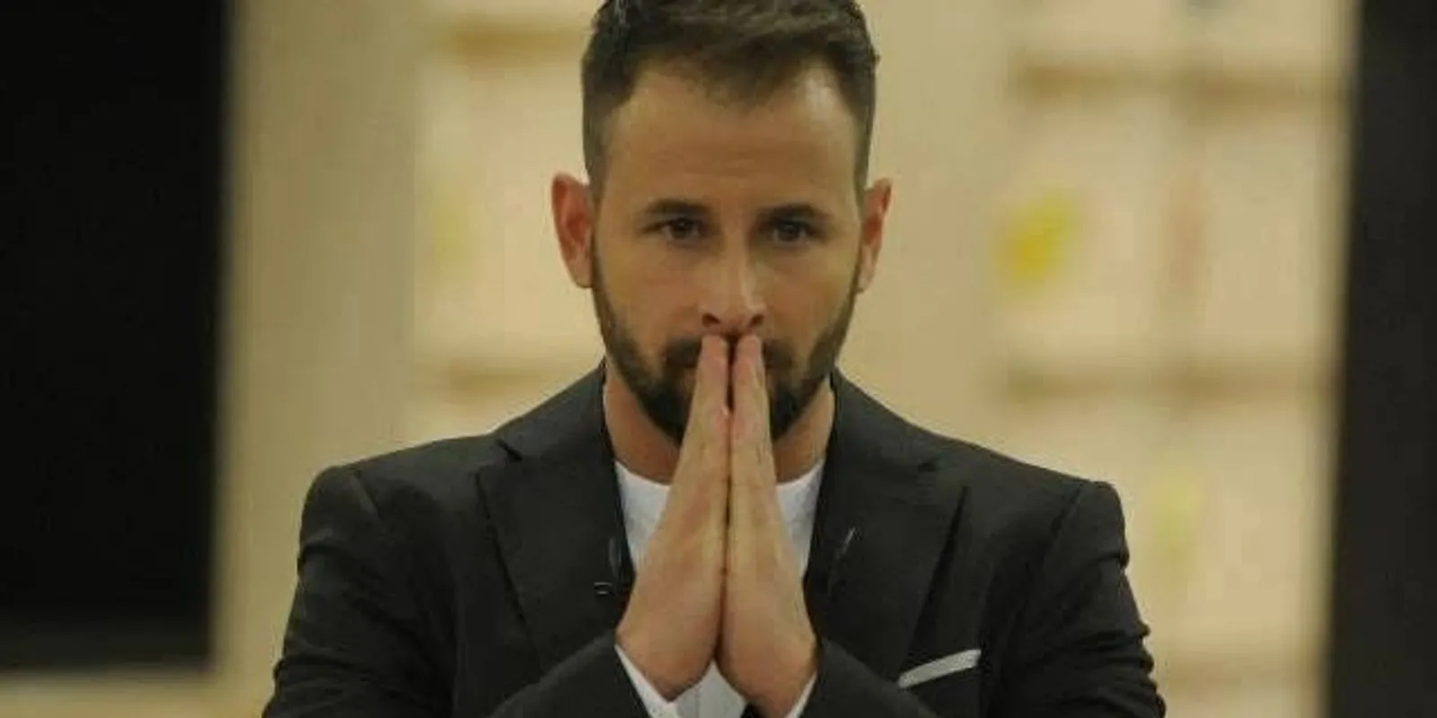 „Siralmas a felhozatal” – VV Dennis beleszállt celebjeinkbe