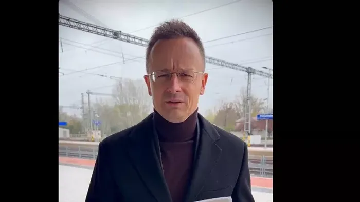 A Tisza Párt rögtön eltörölné a védett üzemanyagárakat